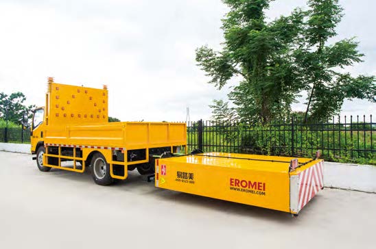 守护道路安全的移动屏障 5110型防撞缓冲车深度解析